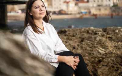 bigstock-Beautiful-Young-Brunette-Woman-429461561-1-scaled